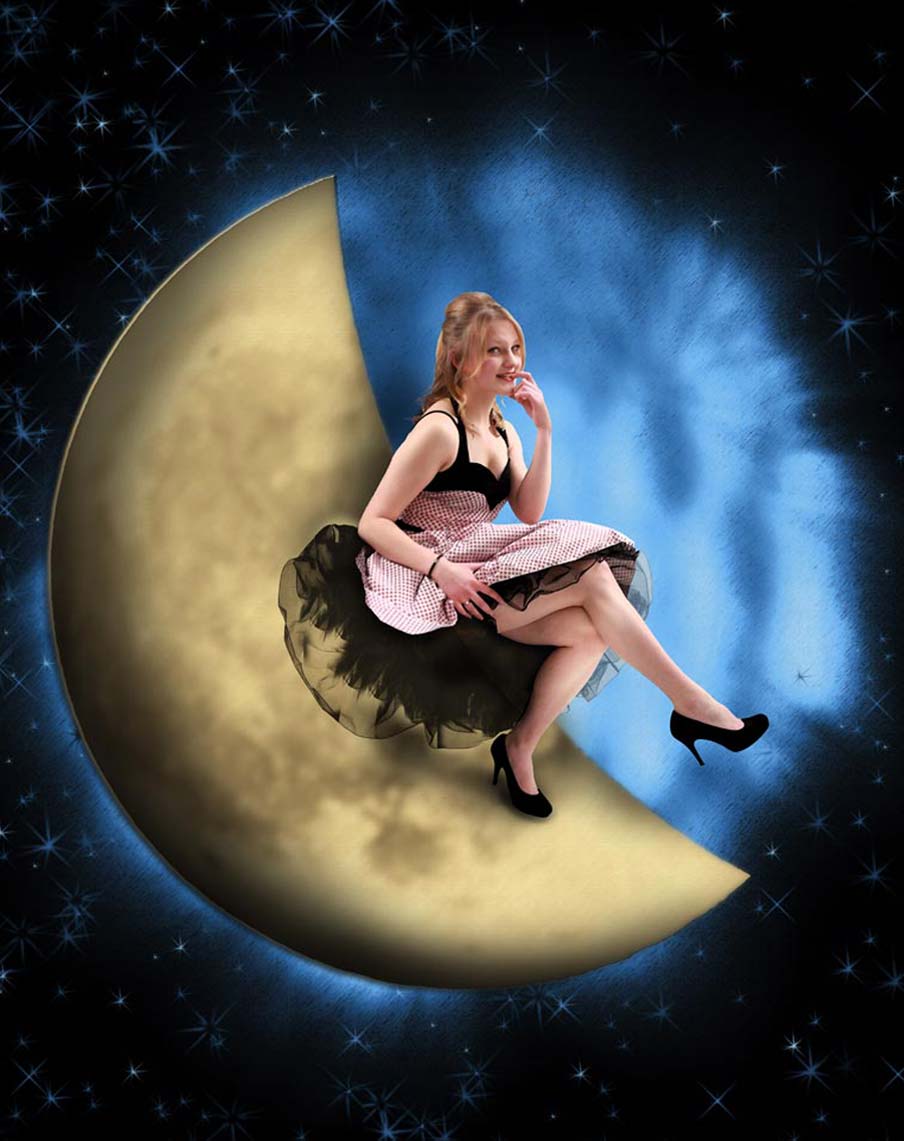 Madchen sitzt im Mond Fotomontage